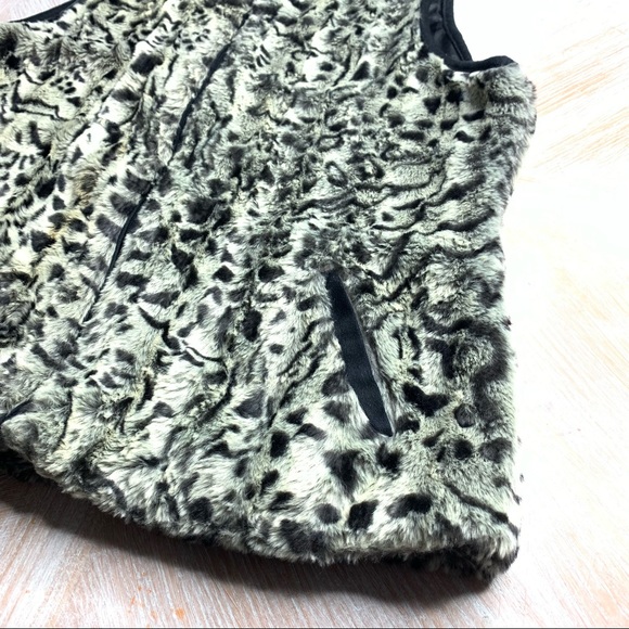 COLDWATER CREEK Faux Fur Animal Print Vest | Medium - Picture 5 of 7